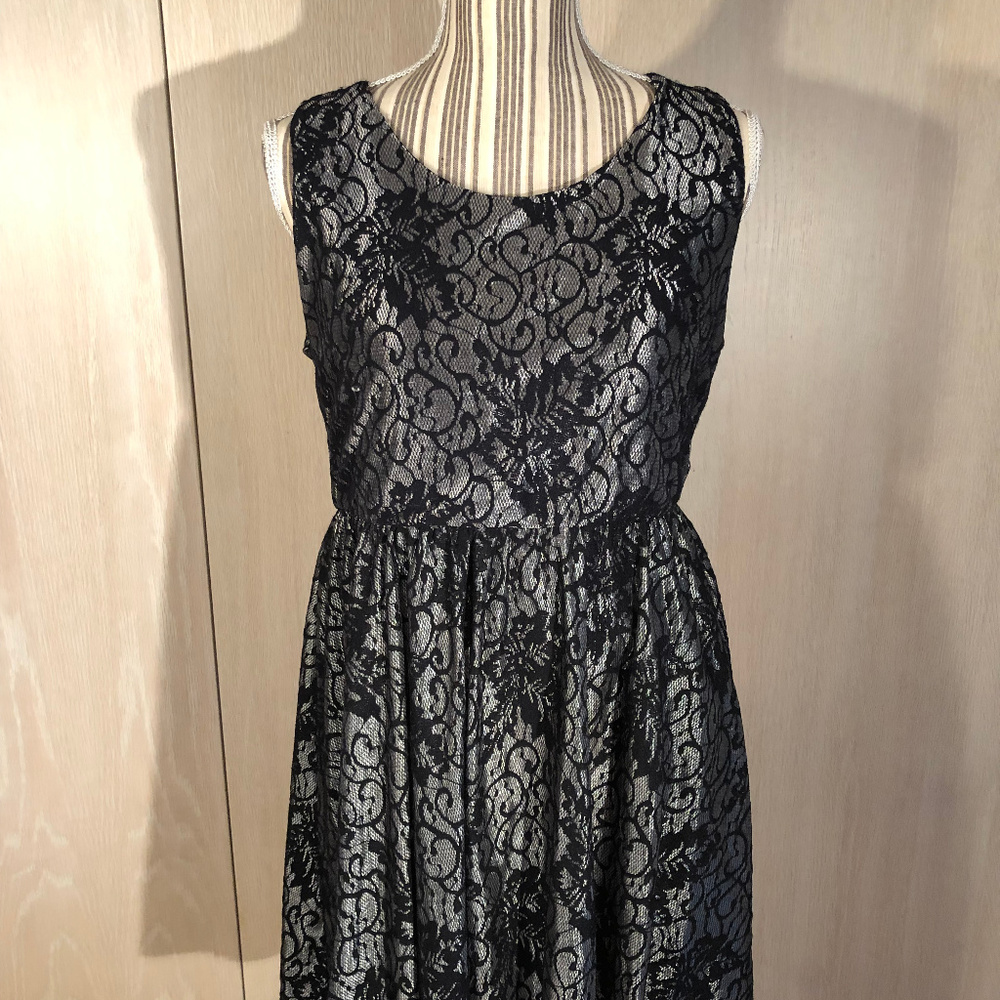 Runway Paris brand cocktail dress Silver and Black